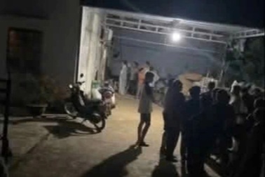 Con đâm bố tử vong tại nhà ông nội