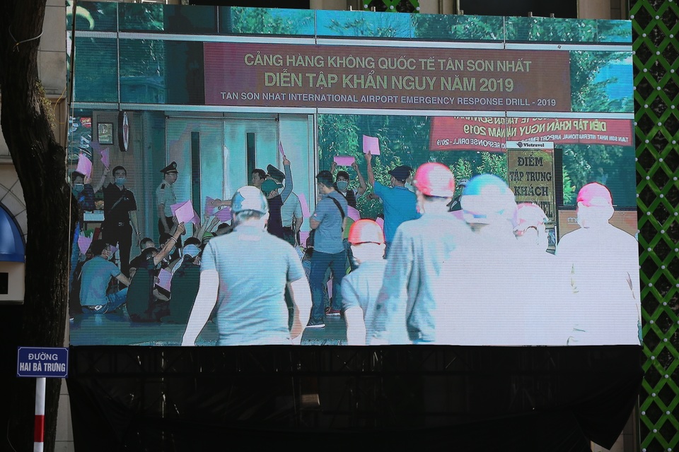 Xem diễn tập chống gây rối trật tự tại TPHCM - 1 Xem diễn tập chống gây rối trật tự tại TPHCM - 1