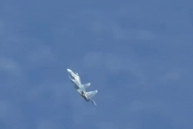 “Hổ mang chúa” Su-30SM bất ngờ bị bung dù hãm khi nhào lộn trên không trung