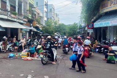 Gia Lai mạnh tay với chợ tự phát sau vụ tai nạn nghiêm trọng ở Quảng Trị