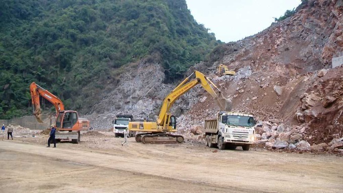 Chuẩn bị khoan hầm xuyên núi đá dự án đường bao biển Hạ Long-Cẩm Phả - Ảnh 1. Chuẩn bị khoan hầm xuyên núi đá dự án đường bao biển Hạ Long-Cẩm Phả - Ảnh 1.