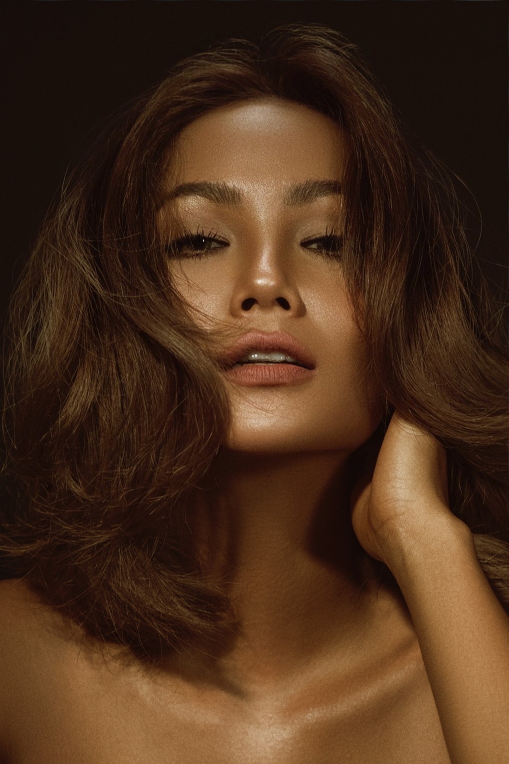HHen Niê tung ảnh hở bạo sau khi trở thành Á hậu 3 Miss Universe - 6 HHen Niê tung ảnh hở bạo sau khi trở thành Á hậu 3 Miss Universe - 6