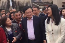 Anh em cựu thủ tướng Thái Thaksin - Yingluck về thăm “quê cha” ở Trung Quốc