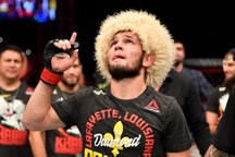 Vì sao Khabib Nurmagomedov từ chối đấu với Floyd Mayweather phút cuối?