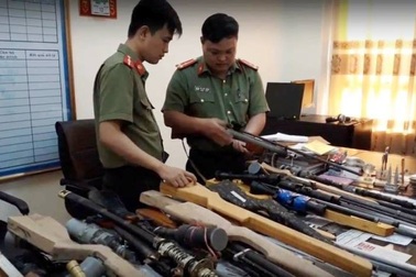 Triệt phá đường dây mua bán linh kiện súng tự chế từ Nam ra Bắc