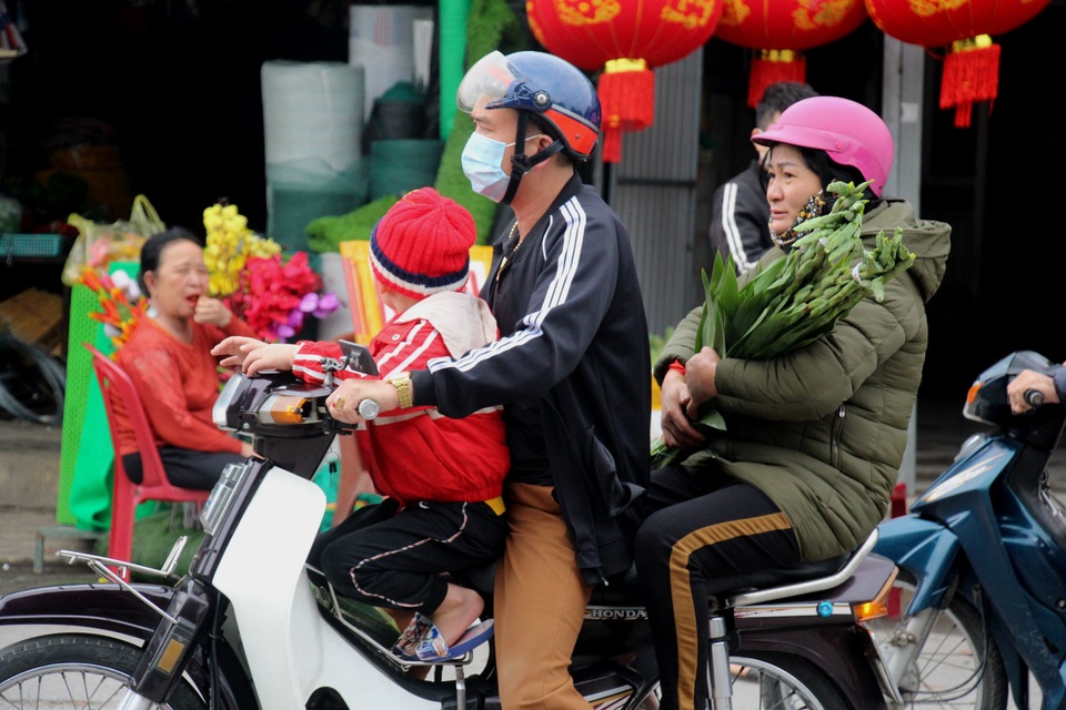 Hối hả chở Xuân về nhà ngày 30 Tết - 8 Hối hả chở Xuân về nhà ngày 30 Tết - 8