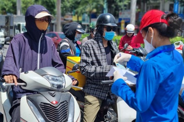 Đà Nẵng bắt đầu 7 ngày "ai ở đâu ở yên đó": Những ai được ra đường?