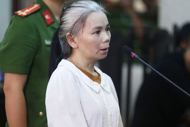 Phúc thẩm vụ nữ sinh giao gà ở Điện Biên: Nữ bị cáo tóc bạc trắng tới toà