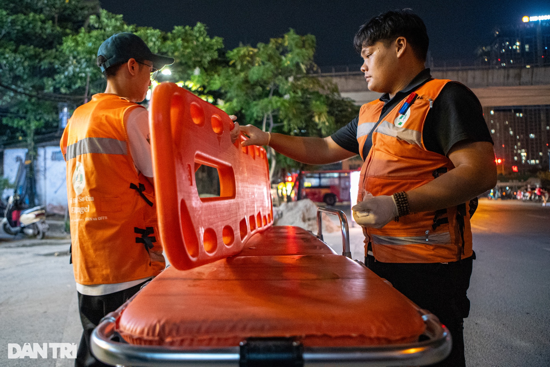 Những người hùng cứu 12 nạn nhân vụ cháy chung cư: 4 năm tuần đêm cứu người - 7 Những người hùng cứu 12 nạn nhân vụ cháy chung cư: 4 năm tuần đêm cứu người - 7
