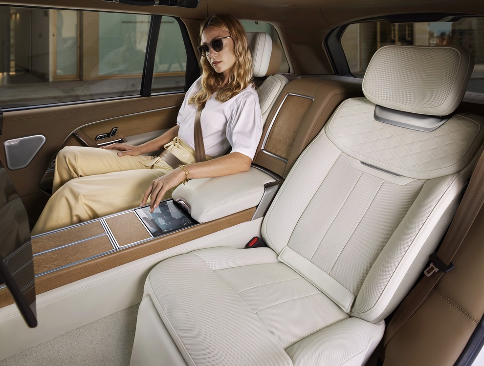 Range Rover 2022 dùng động cơ BMW V8, có bản 7 chỗ - 45 Range Rover 2022 dùng động cơ BMW V8, có bản 7 chỗ - 45