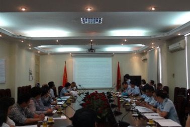 Hàng chuyển phát nhanh đi như... rùa 