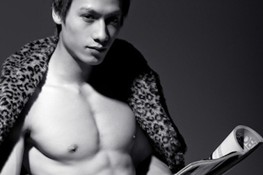 Hoàng Gia Ngọc dự thi Manhunt International 2010