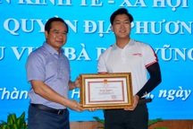 Chủ tịch TPHCM tặng bằng khen cho chàng trai cứu bé gái bị đuối nước