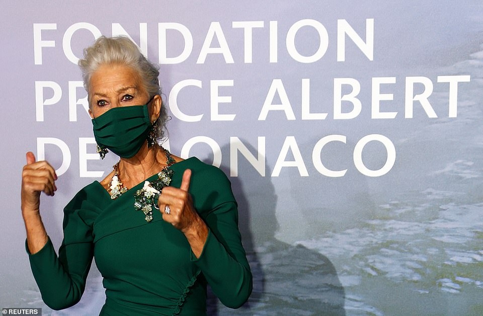 Sienna Miller và lần hiếm hoi diện váy hở bạo - 11 Sienna Miller và lần hiếm hoi diện váy hở bạo - 11