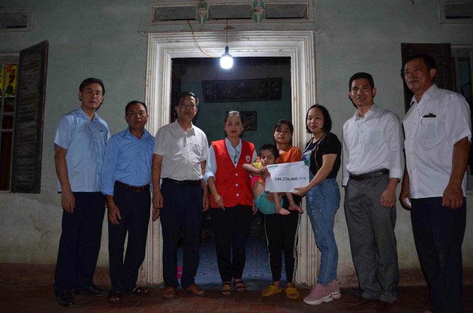 Hơn 2 tỉ đồng của bạn đọc giúp đỡ 2 hoàn cảnh khó khăn tại Bắc Giang - 4 Hơn 2 tỉ đồng của bạn đọc giúp đỡ 2 hoàn cảnh khó khăn tại Bắc Giang - 4