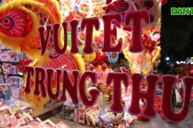 Chợ trung thu phố cổ sáng lung linh hấp dẫn giới trẻ