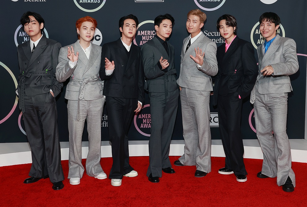 BTS giành giải nghệ sĩ của năm tại AMA 2021 - 10 BTS giành giải nghệ sĩ của năm tại AMA 2021 - 10