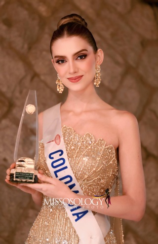 Nhan sắc ngọt ngào như búp bê của tân Hoa hậu Quốc tế - 9