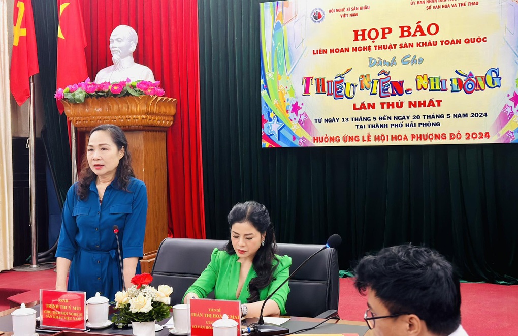 NSND Xuân Bắc bị dè bỉu khi mang kịch thiếu nhi thi Liên hoan sân khấu - 1 NSND Xuân Bắc bị dè bỉu khi mang kịch thiếu nhi thi Liên hoan sân khấu - 1