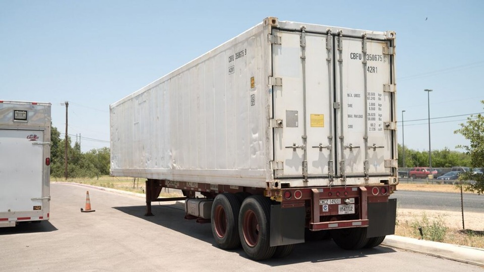 Số người mắc Covid-19 toàn cầu tăng mạnh chưa từng có, nhà xác ở Mỹ quá tải - 2 Số người mắc Covid-19 toàn cầu tăng mạnh chưa từng có, nhà xác ở Mỹ quá tải - 2