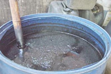 Kinh hãi nước tương sản xuất thủ công