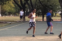 Ronaldinho ghi 5 bàn để vô địch giải futsal trong tù