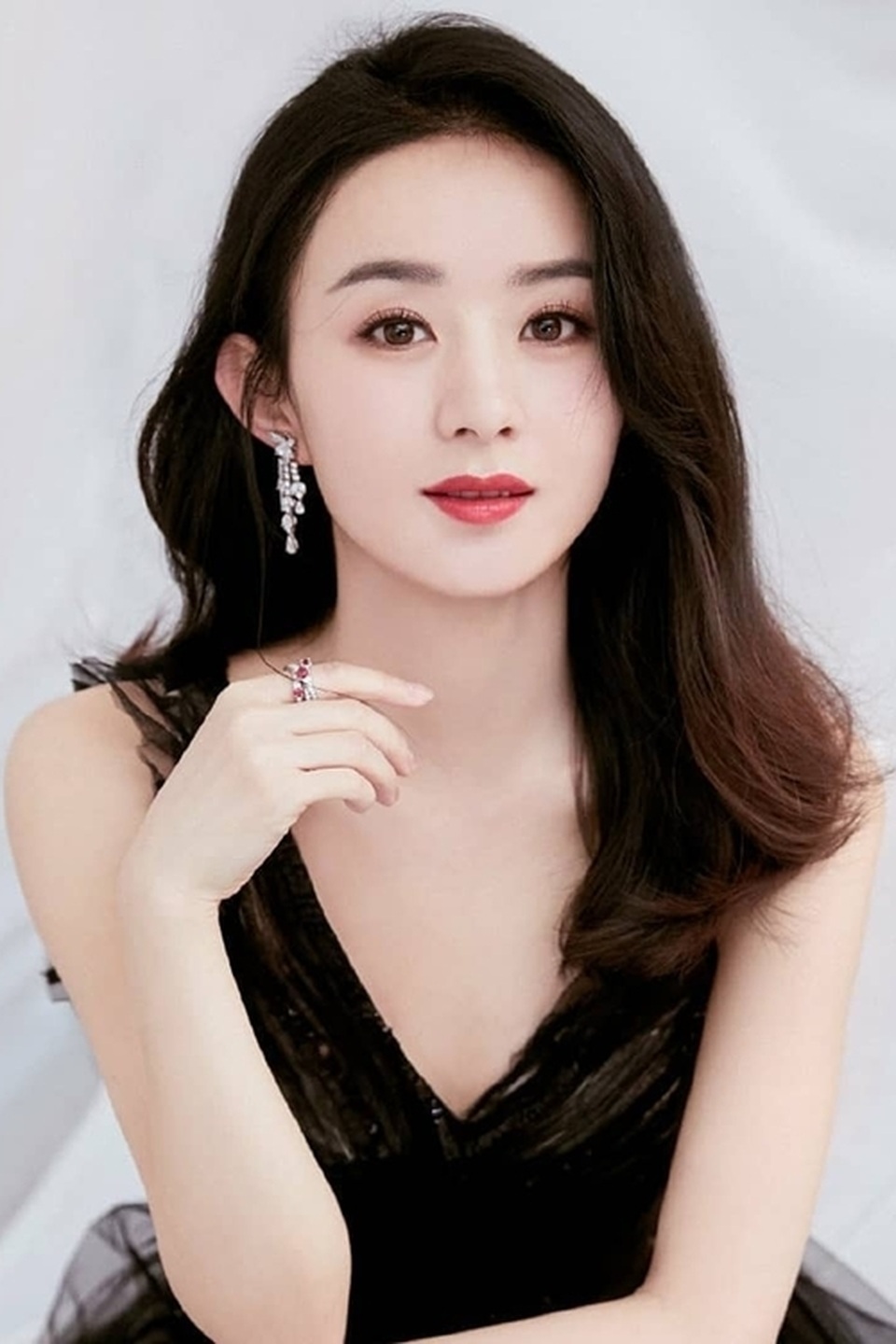 Hình ảnh cơ bắp trong phòng tập của ngọc nữ Triệu Lệ Dĩnh gây sốt - 4 Hình ảnh cơ bắp trong phòng tập của ngọc nữ Triệu Lệ Dĩnh gây sốt - 4