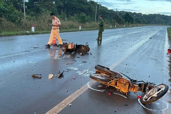 Hai xe máy va chạm trên quốc lộ 19B, 4 người thương vong