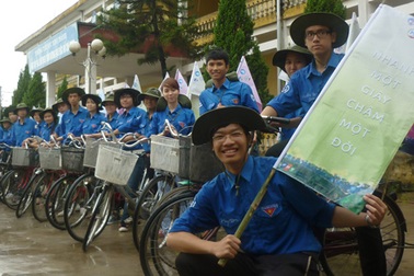 Ấm lòng nghĩa tình đồng hương SV tình nguyện Hải Dương