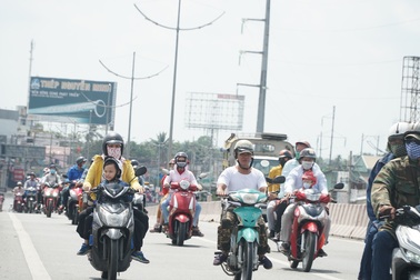 Người dân miền Tây đổ về Sài Gòn sau Tết