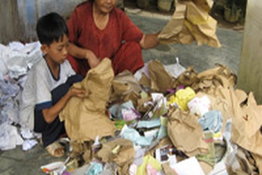 Vẫn nặng gánh ở tuổi “gần đất xa trời”