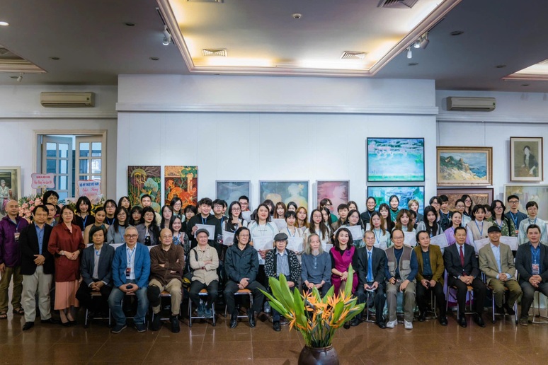 Triển lãm “100+” tôn vinh 100 năm đào tạo Khoa Hội họa