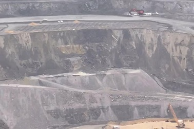 Hố nhân tạo lớn nhất thế giới, mỏ đồng Bingham Canyon ở Utah, Mỹ