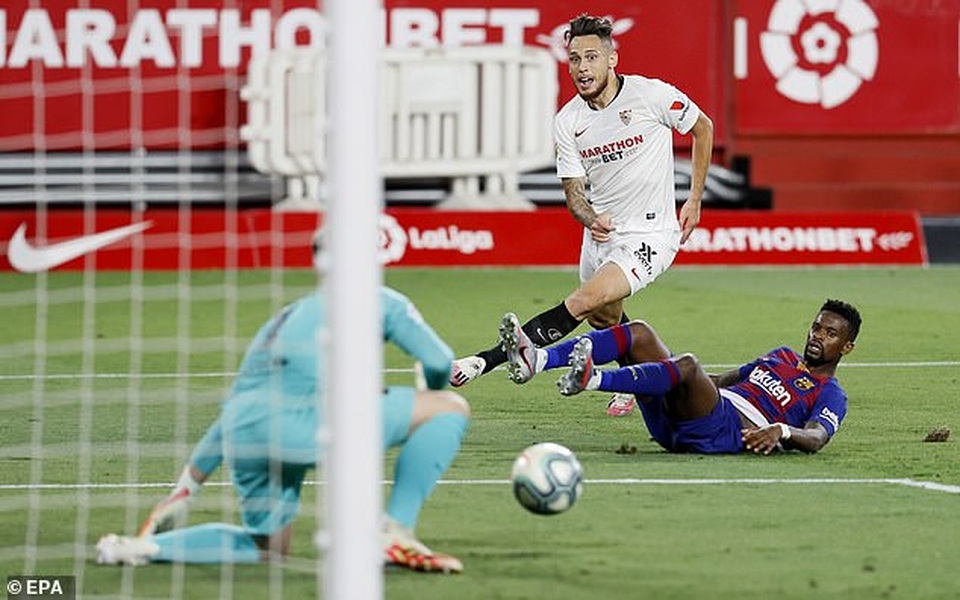 Hòa Sevilla, Barcelona có nguy cơ mất ngôi đầu bảng - 6 Hòa Sevilla, Barcelona có nguy cơ mất ngôi đầu bảng - 6