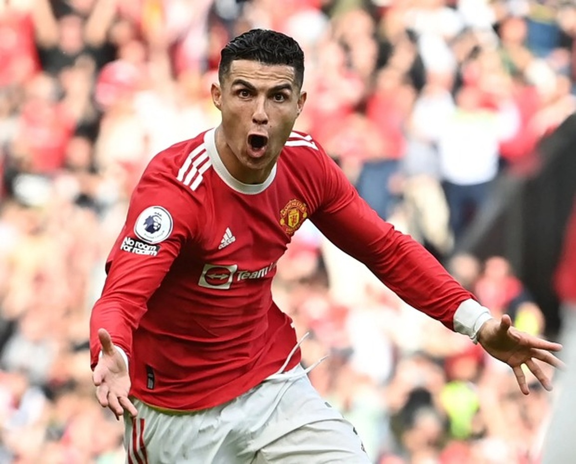C.Ronaldo nhận núi tiền sau cú hat-trick giúp Man Utd thắng nghẹt thở - 1 C.Ronaldo nhận núi tiền sau cú hat-trick giúp Man Utd thắng nghẹt thở - 1