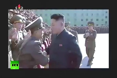 Kim Jong Un đích thân chỉ huy tập trận rầm rập