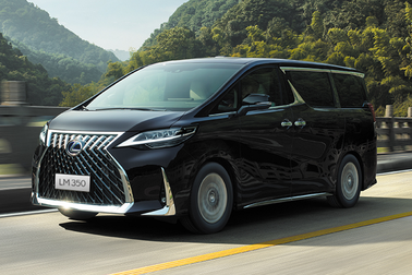 Lexus LM 350 bán chính hãng - "Chuyên cơ mặt đất" cho đại gia Việt