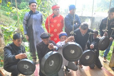 Bộ chiêng "độc" ở Ninh Bình đại gia trả tiền tỷ không mua được