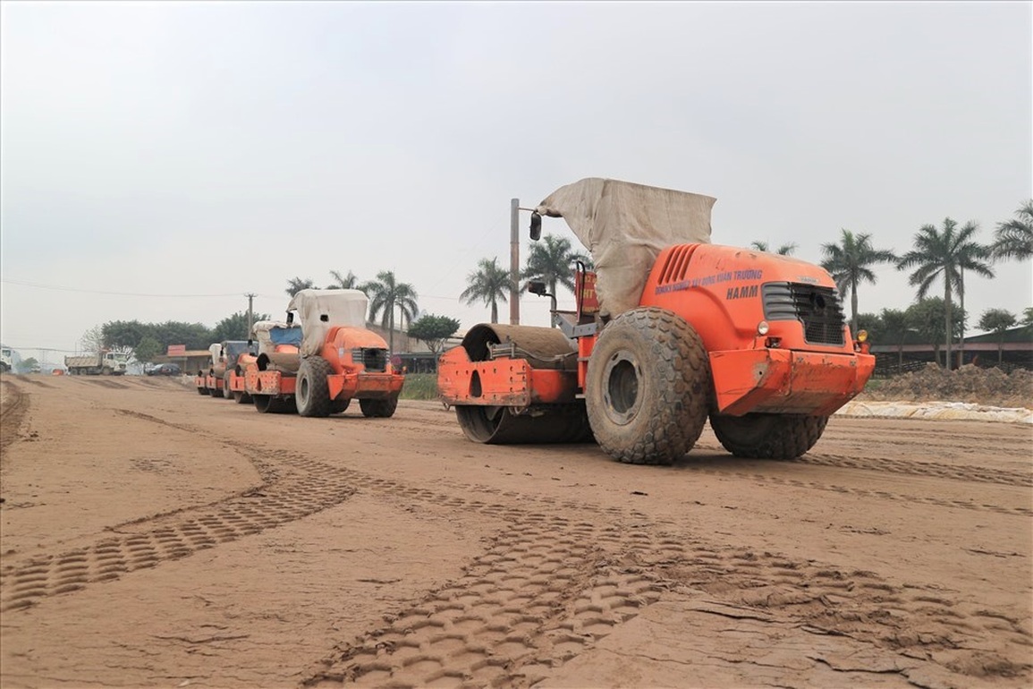 Xử lý nghiêm hành vi găm hàng ép giá vật liệu làm cao tốc Bắc - Nam - 3 Xử lý nghiêm hành vi găm hàng ép giá vật liệu làm cao tốc Bắc - Nam - 3
