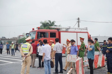 Dựng lại hiện trường vụ xe khách tông xe cứu hỏa trên cao tốc Pháp Vân