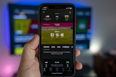 Nên chọn máy chiếu, TV hay smartphone để xem World Cup 2022?