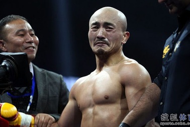 "Đệ nhất Thiếu Lâm" rơi nước mắt, xin rút khỏi giới võ lâm