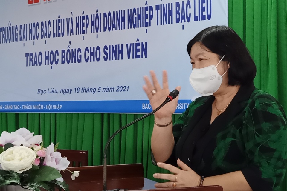 Trường đại học đào tạo phải gắn với doanh nghiệp để sinh viên có việc làm - 2 Trường đại học đào tạo phải gắn với doanh nghiệp để sinh viên có việc làm - 2