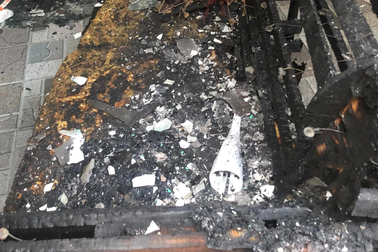 Tài sản trong nhà bị thiêu rụi vì thói quen không rút sạc điện thoại