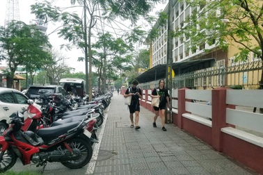 Dẹp vỉa hè và chuyển đổi số