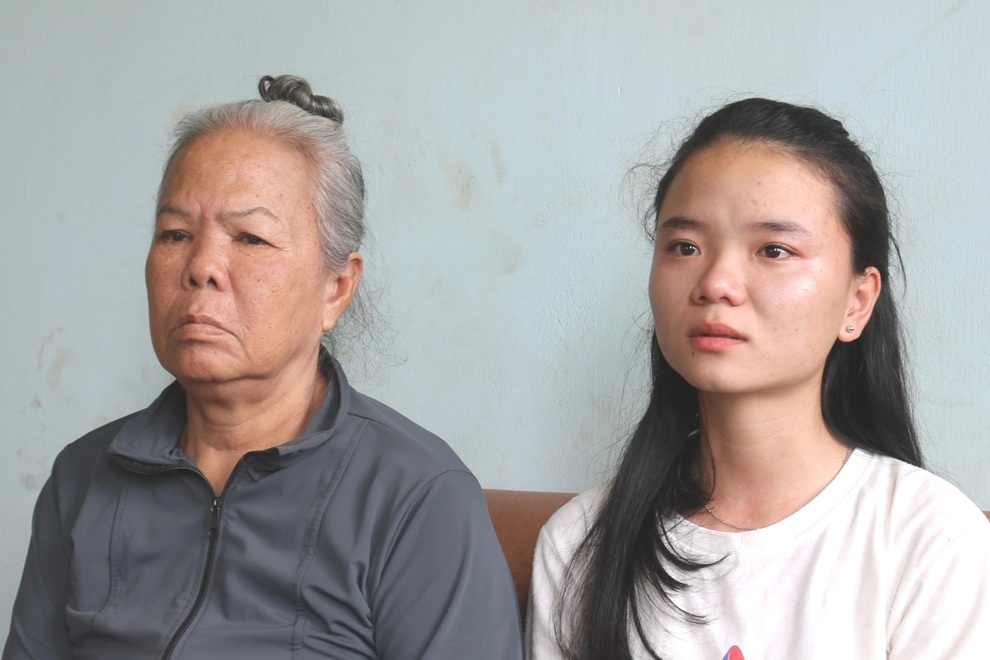 Cô gái từng đi xin cơm ăn nghẹn ngào giấc mơ giảng đường đại học - 3 Cô gái từng đi xin cơm ăn nghẹn ngào giấc mơ giảng đường đại học - 3