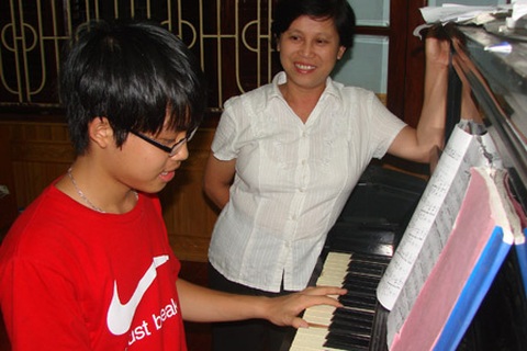 Vũ Hồng Anh: Siêu Lý, giỏi chơi Piano