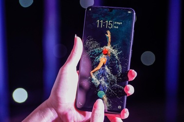 Vivo V11 - màn hình giọt nước, cảm biến vân tay dưới màn hình về Việt Nam