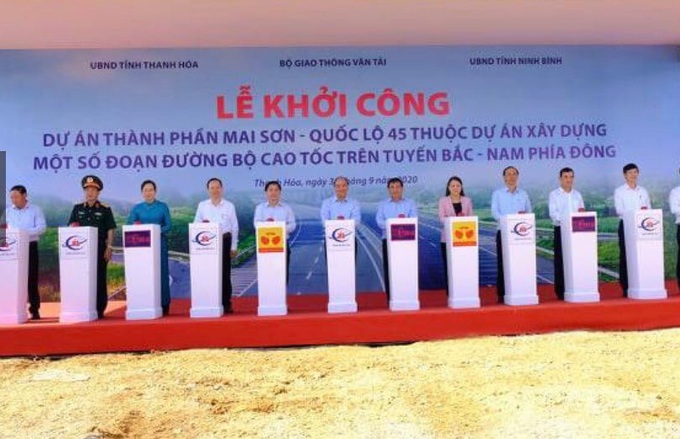 Thủ tướng Nguyễn Xuân Phúc dự lễ khởi công đường cao tốc Bắc - Nam tại Thanh Hóa - Ảnh 1.