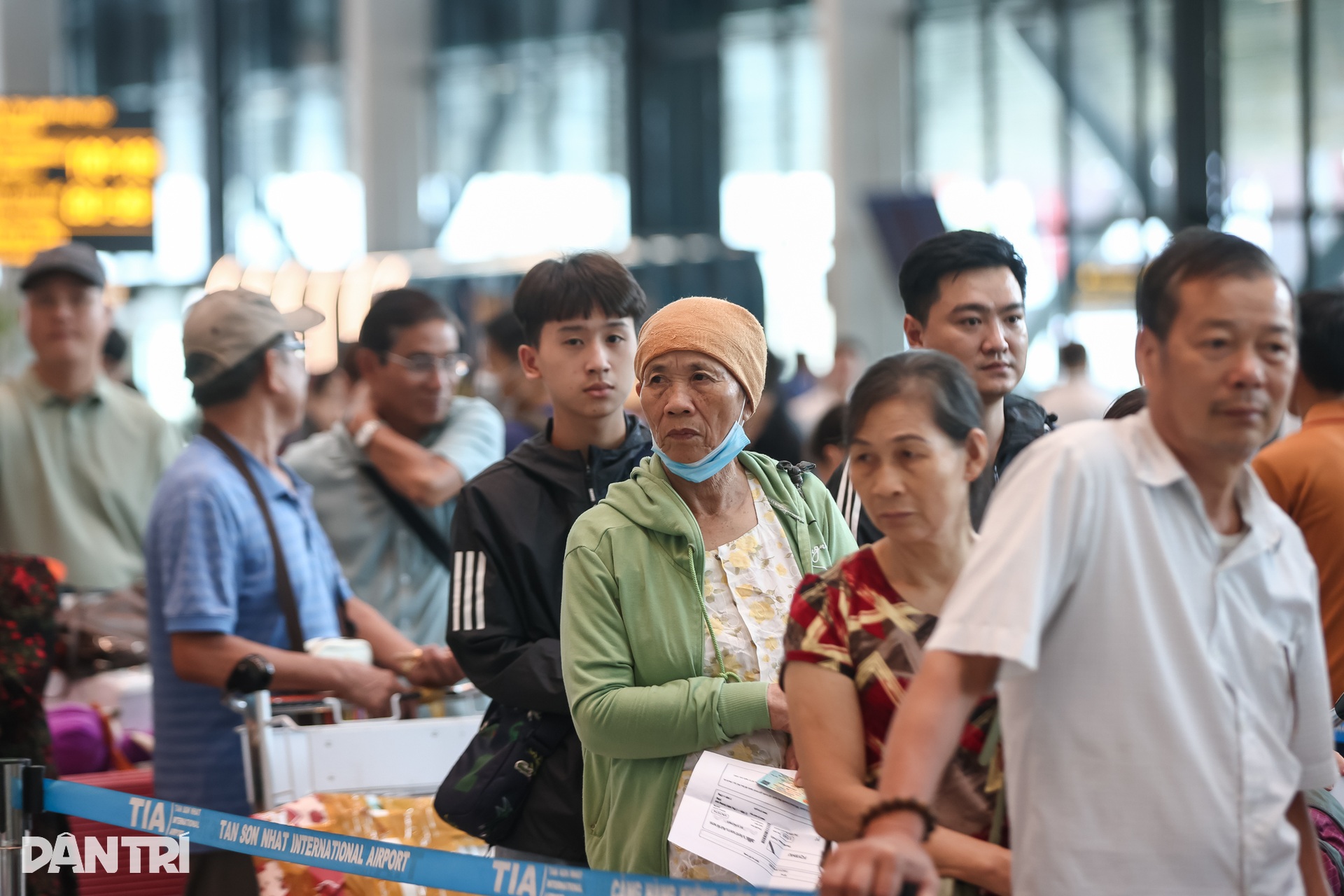Người dân sử dụng sinh trắc học để lên máy bay tại nhà ga T3 Tân Sơn Nhất - 10 Người dân sử dụng sinh trắc học để lên máy bay tại nhà ga T3 Tân Sơn Nhất - 10